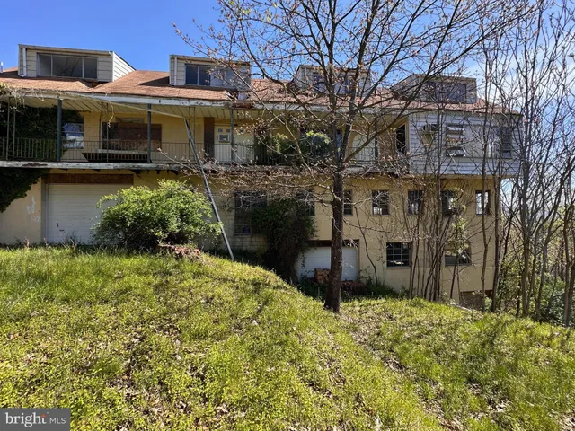 $315,000 | 281 Misty Lane, Berkeley Springs, WV 25411