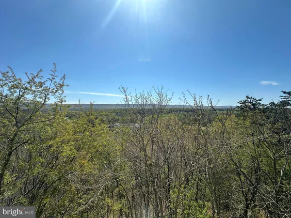 $315,000 | 281 Misty Lane, Berkeley Springs, WV 25411