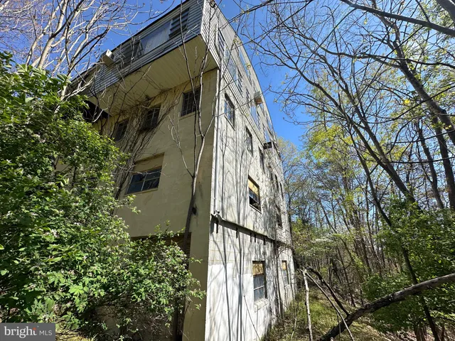 $315,000 | 281 Misty Lane, Berkeley Springs, WV 25411