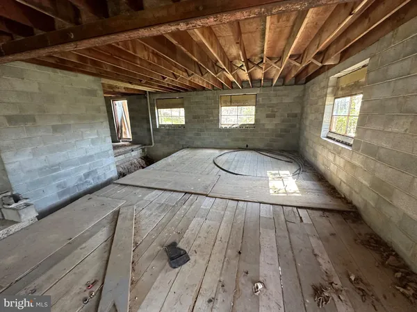 $315,000 | 281 Misty Lane, Berkeley Springs, WV 25411