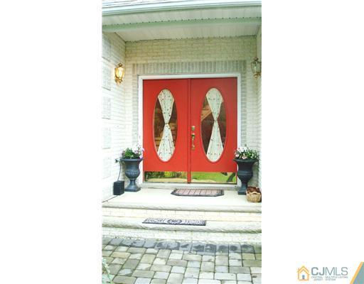 7 Gramercy Road Monmouth Junction, NJ 08852 - Photo 4 of 25 a close view of door