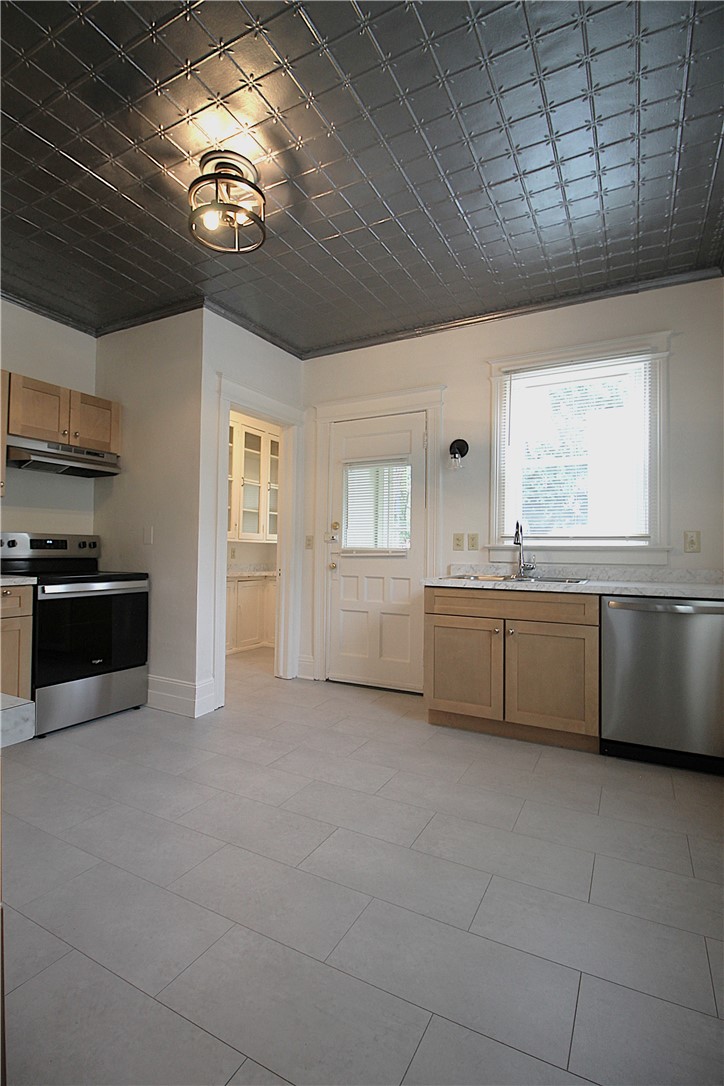 125 Field Street Rochester, NY 14620 - Photo 6 of 28