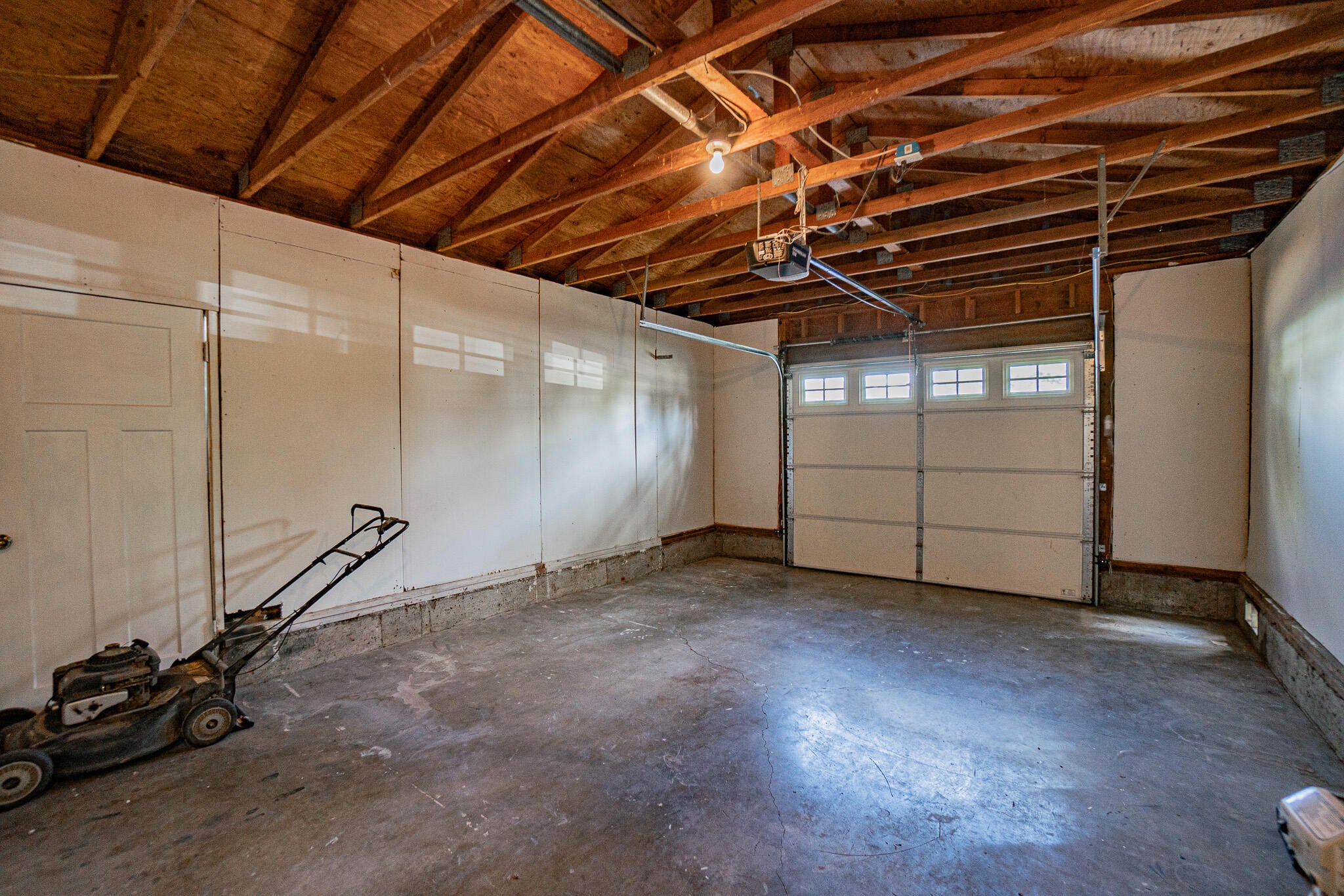 393 Elm Way Eagle Point, OR 97524 - Photo 23 of 24 23 Garage