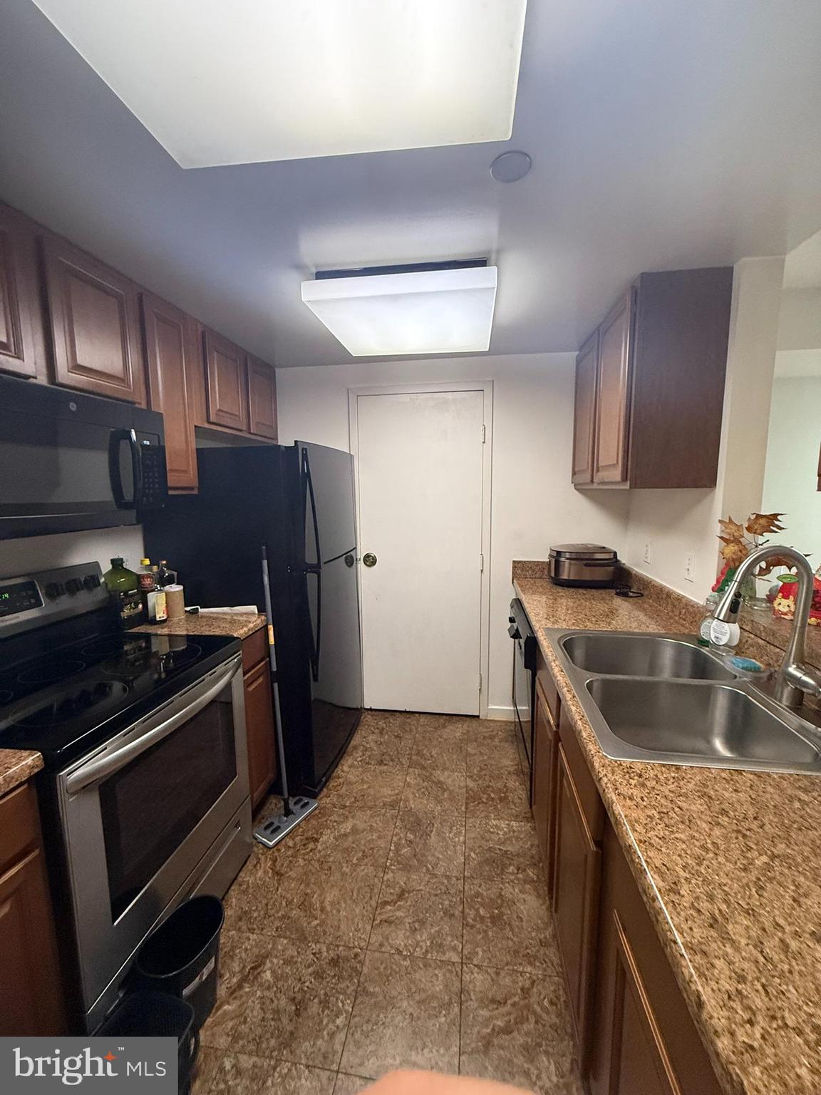 1530 Key Boulevard, Unit 221 Arlington, VA 22209 - Photo 4 of 19