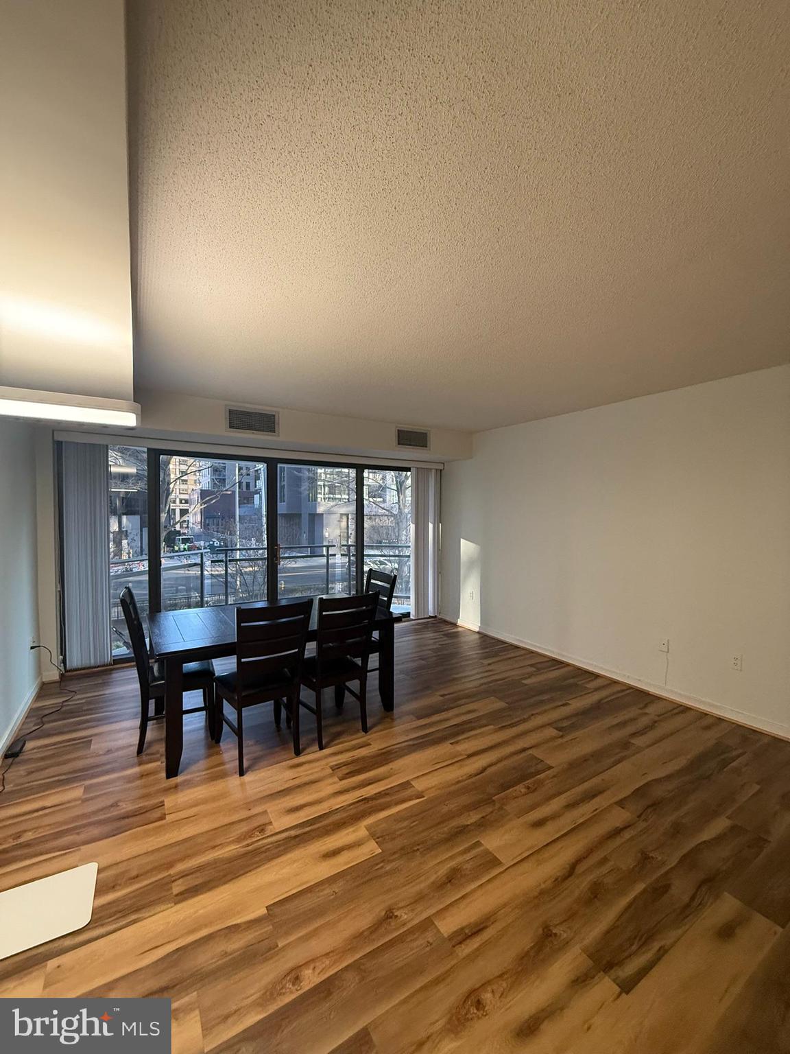 1530 Key Boulevard, Unit 221 Arlington, VA 22209 - Photo 5 of 19