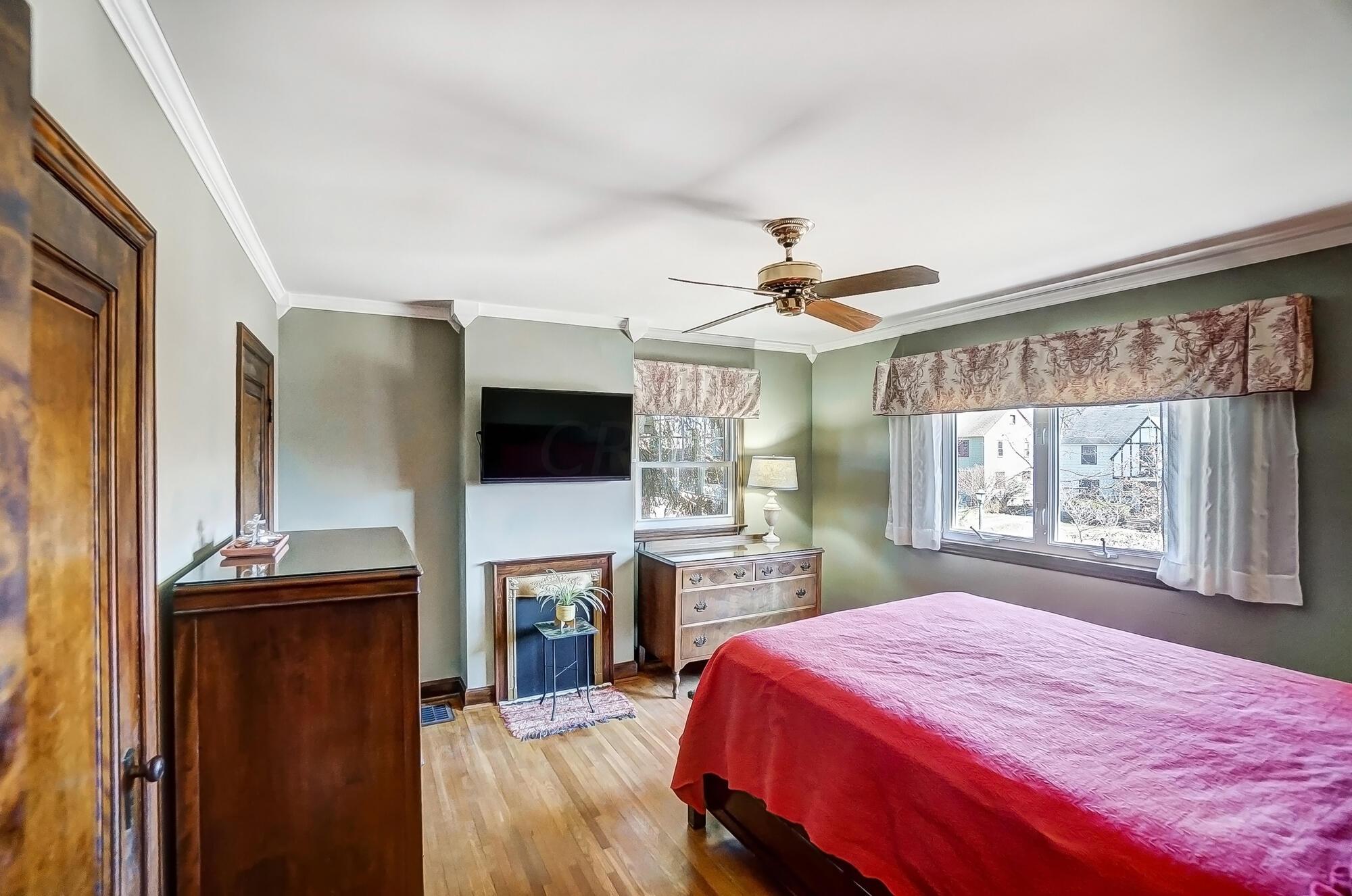 1013 South Cassingham Road Columbus, OH 43209 - Photo 27 of 65 027