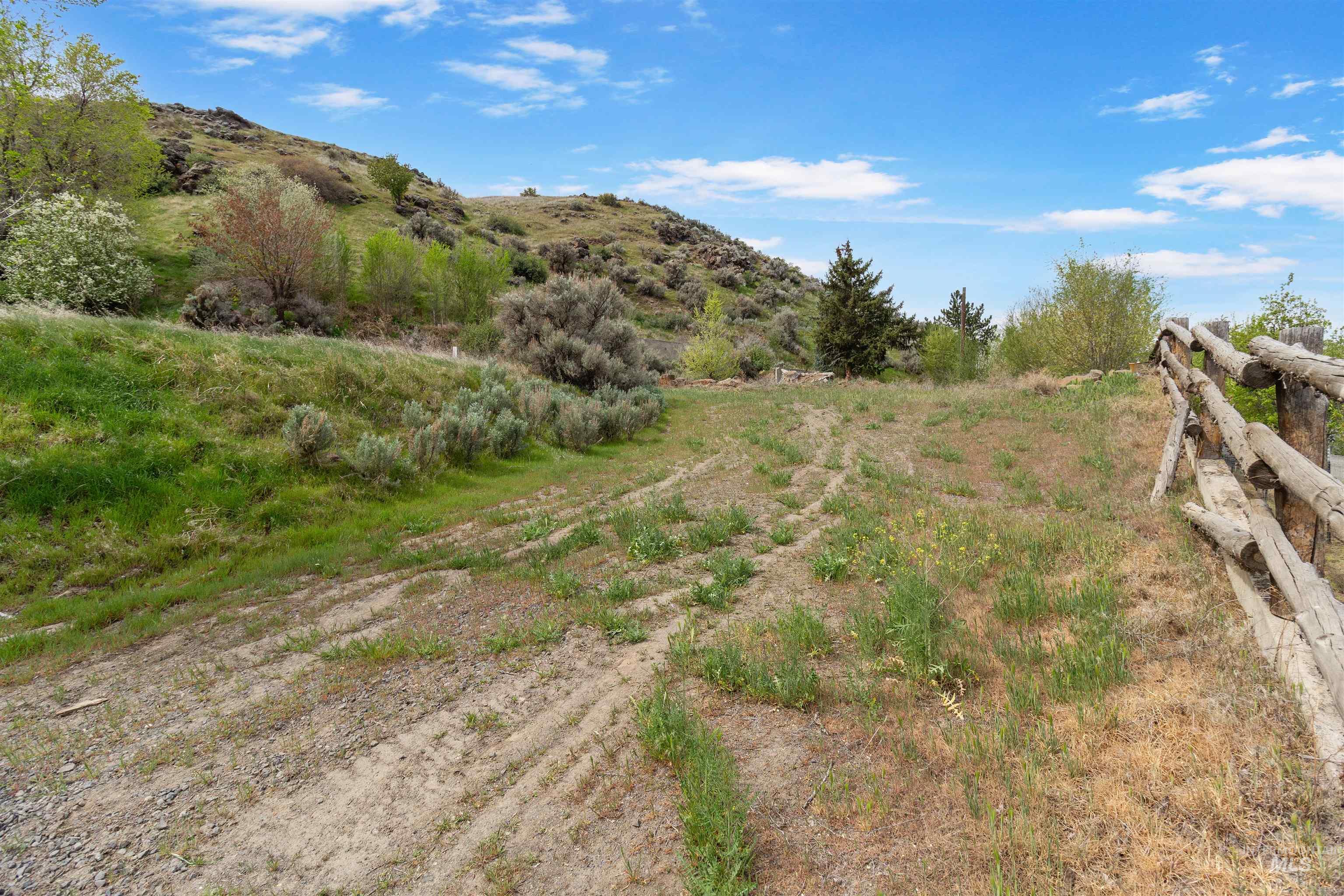 4785 A River Road Buhl, ID 83316 - Photo 5 of 28