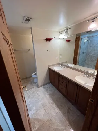 $3,295 | 4051 North Kenmore Avenue, Unit GS, Chicago, IL 60613