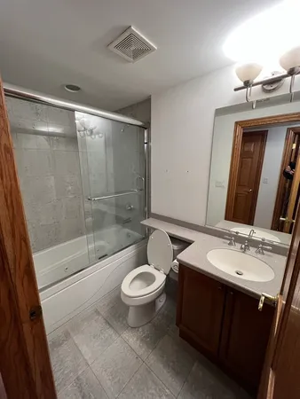 $3,295 | 4051 North Kenmore Avenue, Unit GS, Chicago, IL 60613