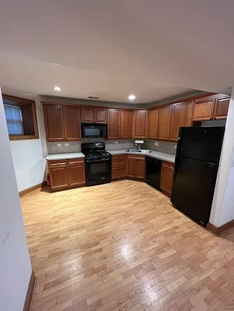 $3,295 | 4051 North Kenmore Avenue, Unit GS, Chicago, IL 60613