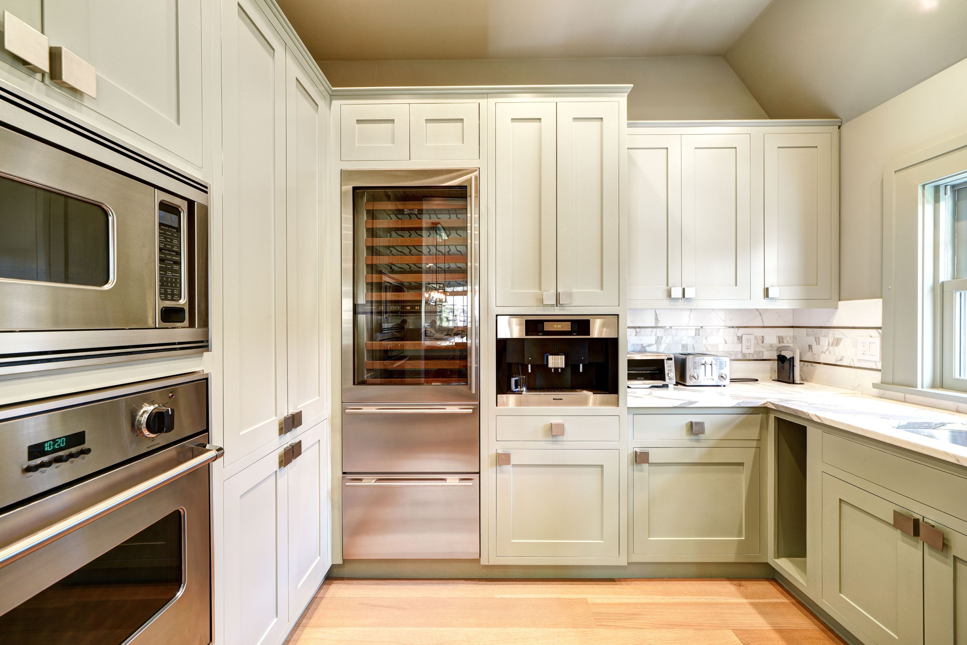 12 Baiting Hollow Road East Hampton, NY 11937 - Photo 9 of 38