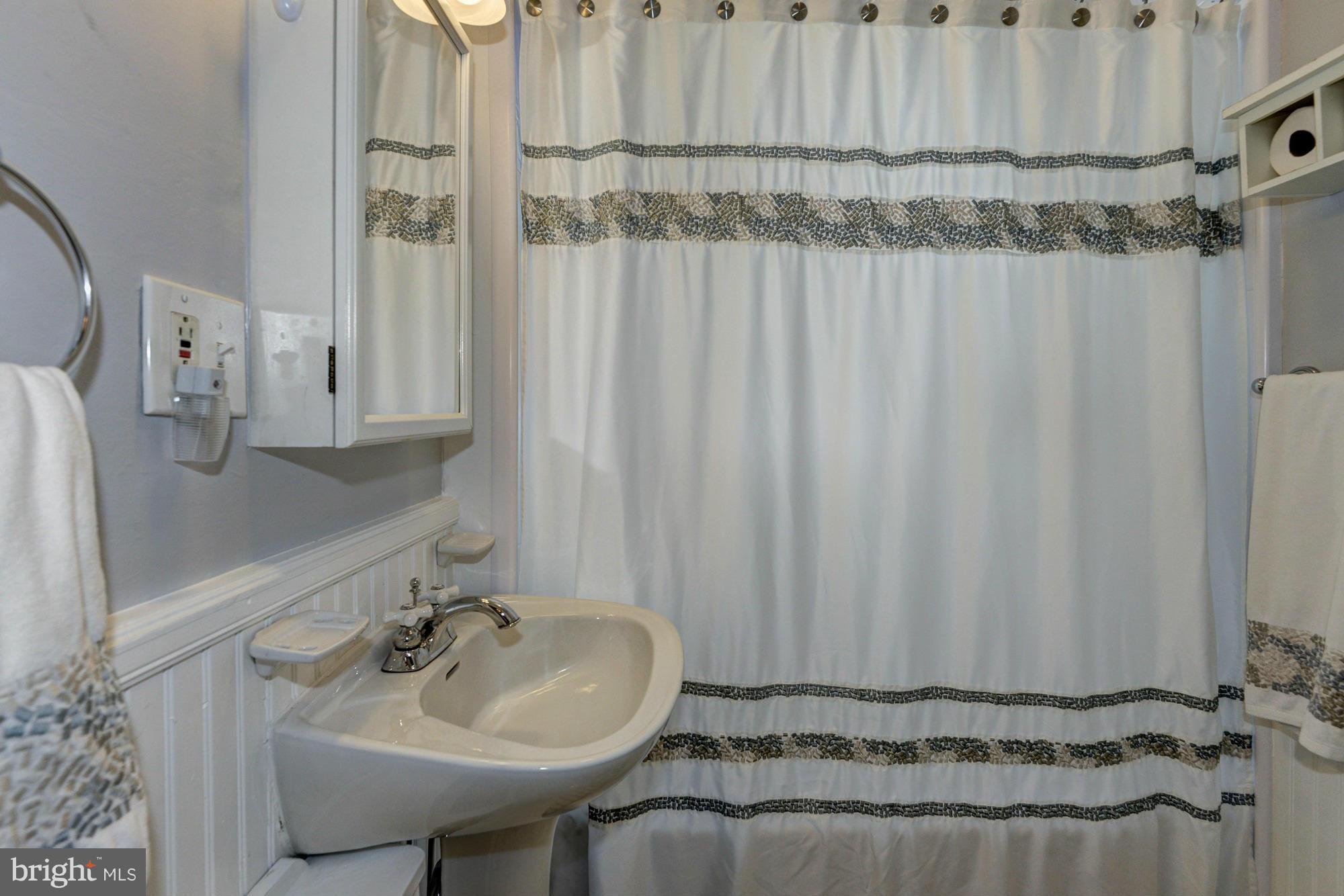 1934 Old Frederick Road Catonsville, MD 21228 - Photo 17 of 26 Full Bath