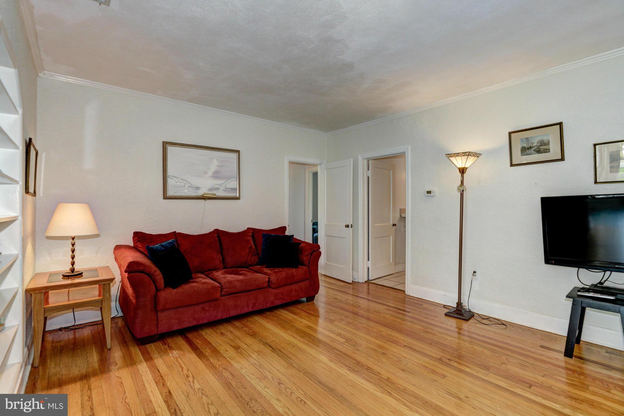 1934 Old Frederick Road Catonsville, MD 21228 - Photo 6 of 26 Living Room