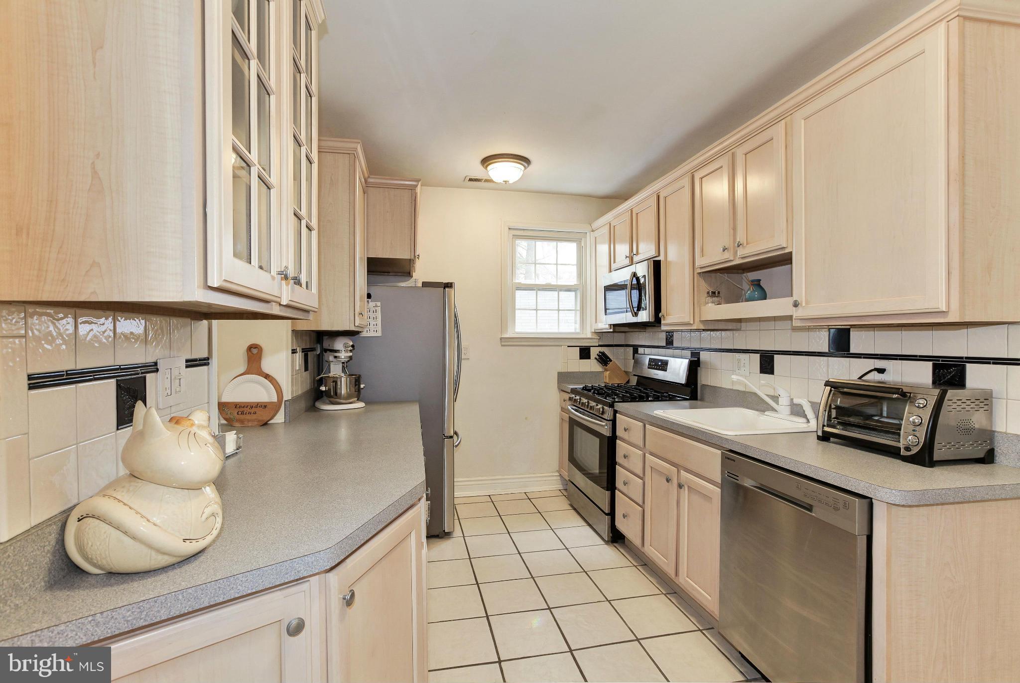 1934 Old Frederick Road Catonsville, MD 21228 - Photo 7 of 26 Kitchen