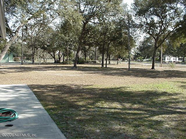 View of the front yard