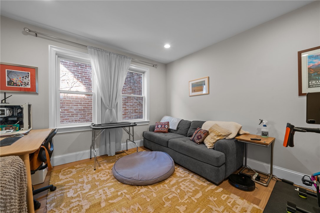 12 University Avenue Providence, RI 02906 - Photo 13 of 44