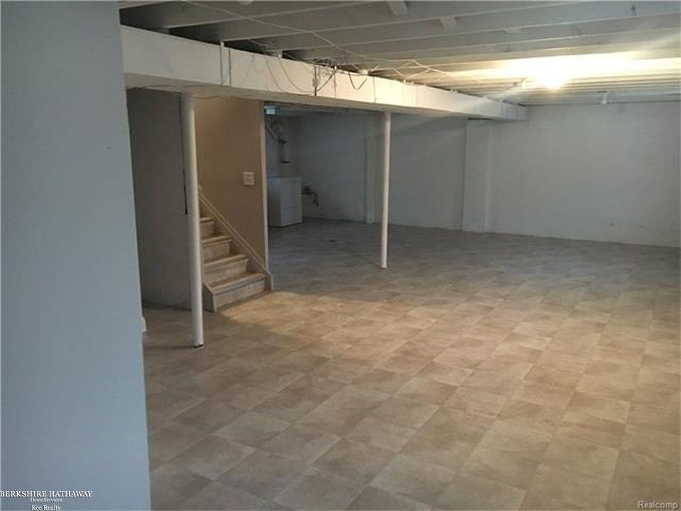 407 North Bailey Street Romeo, MI 48065 - Photo 35 of 53 50010231-34.JPG