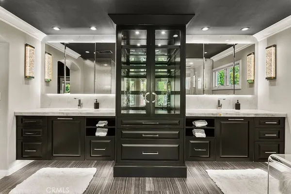 a view of a backyard with table and chairs and plants