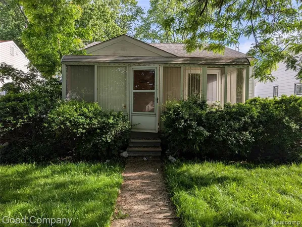 $1,250 | 184 West Strathmore Avenue, Pontiac, MI 48340