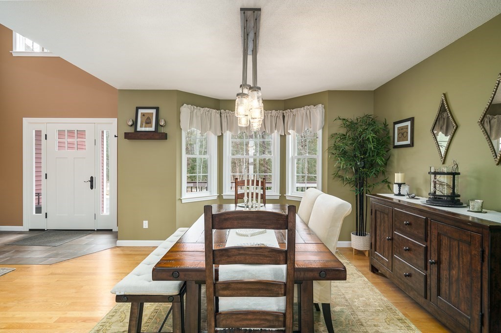 326 Fomer Road Southampton, MA 01073 - Photo 5 of 42 Gallery Image 5