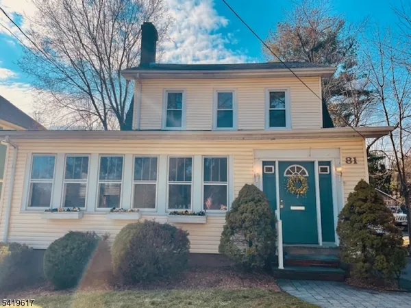 $685,000 | 81 Vreeland Avenue, Midland Park, NJ 07432