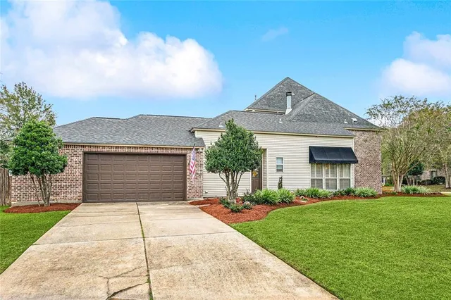 $825,000 | 209 Delta Drive, Mandeville, LA 70448