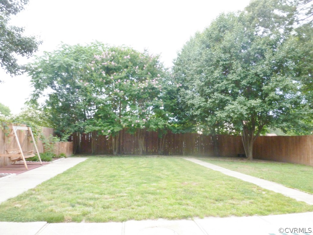 3600 Hemlock Road Chester, VA 23831 - Photo 17 of 24 a backyard of a house