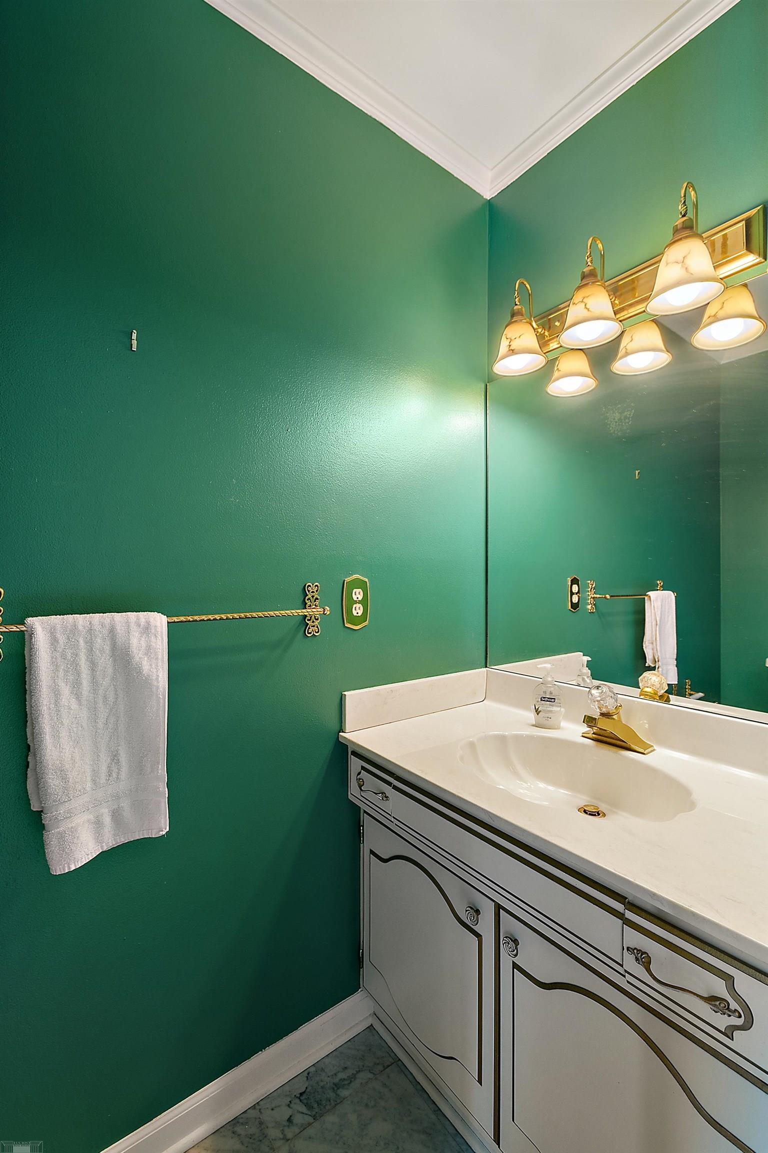 656 Canterbury Road Grosse Pointe Woods, MI 48236 - Photo 36 of 77