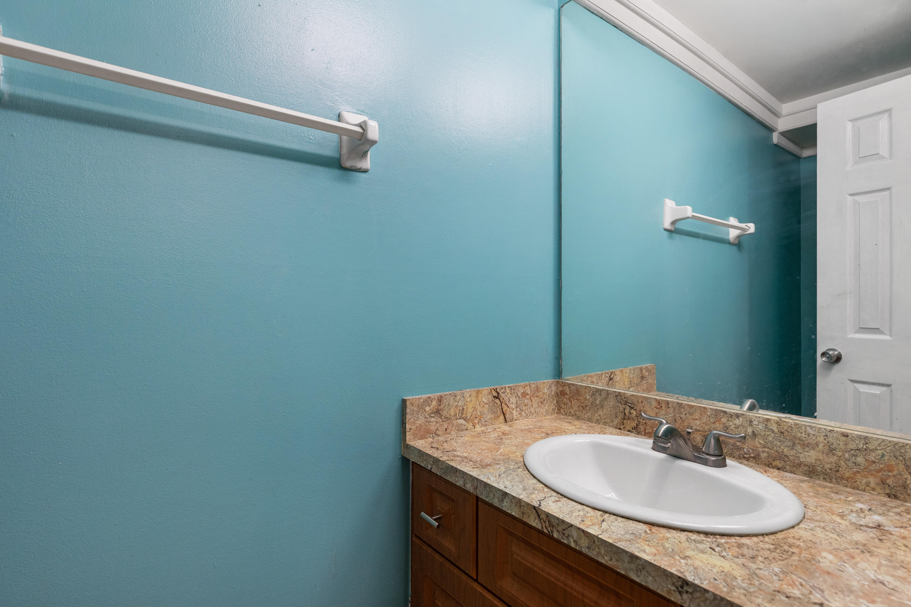 3710 Inverrary Drive, Unit 2G Lauderhill, FL 33319 - Photo 23 of 42 1I6A3293