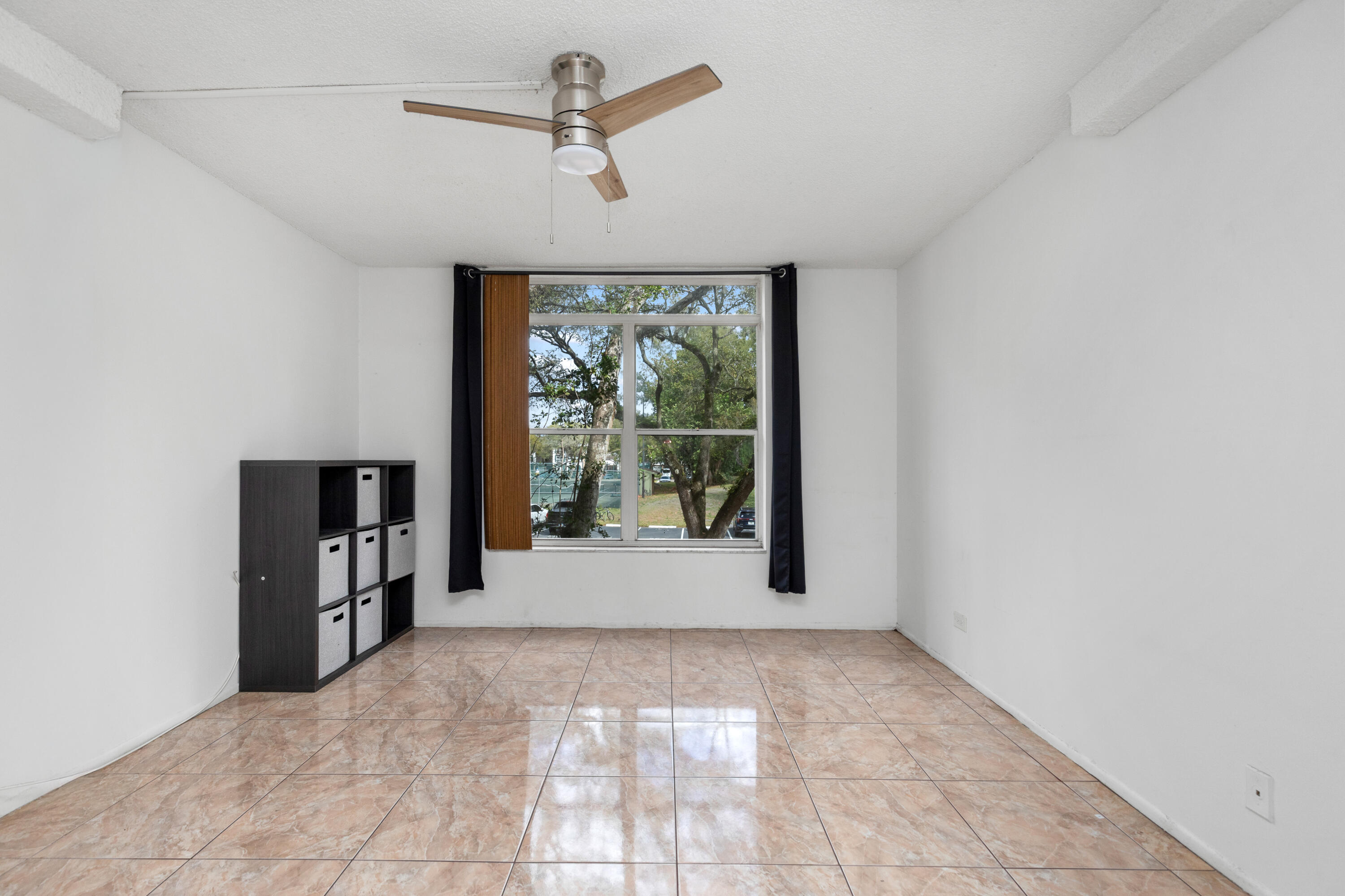 3710 Inverrary Drive, Unit 2G Lauderhill, FL 33319 - Photo 7 of 42 1I6A3283