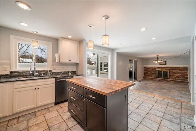 $334,900 | 10 Echodale Avenue, Lysander, NY 13027