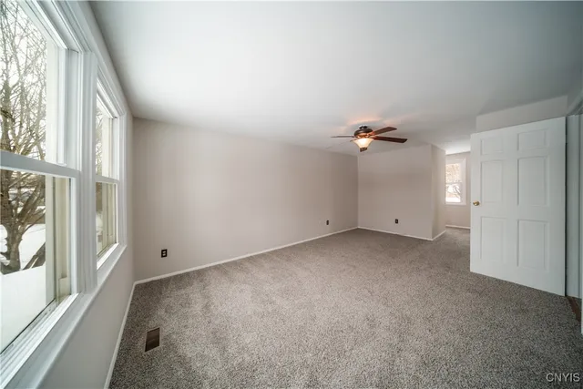 $334,900 | 10 Echodale Avenue, Lysander, NY 13027