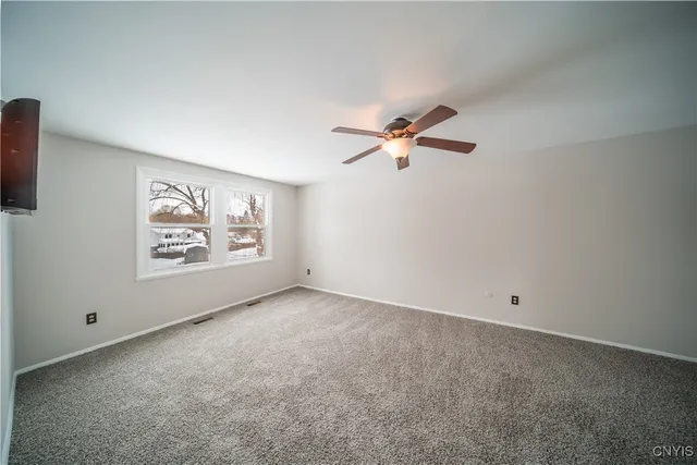 $334,900 | 10 Echodale Avenue, Lysander, NY 13027