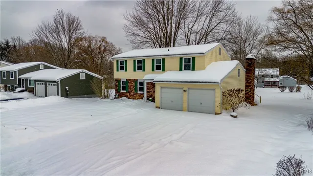$334,900 | 10 Echodale Avenue, Lysander, NY 13027