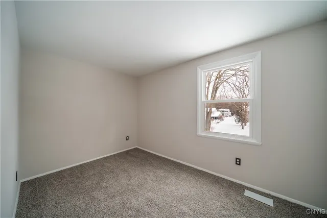 $334,900 | 10 Echodale Avenue, Lysander, NY 13027