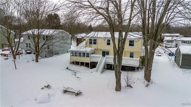 $334,900 | 10 Echodale Avenue, Lysander, NY 13027