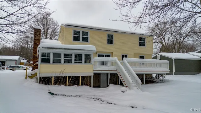 $334,900 | 10 Echodale Avenue, Lysander, NY 13027