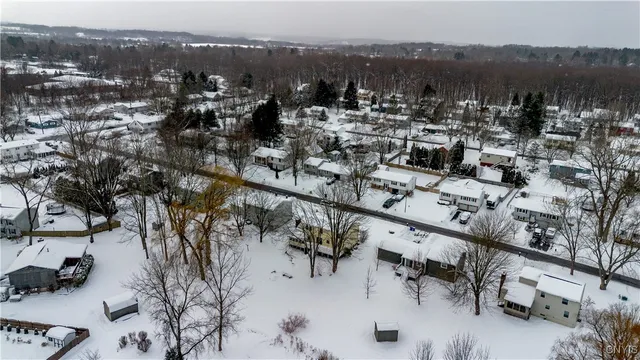 $334,900 | 10 Echodale Avenue, Lysander, NY 13027