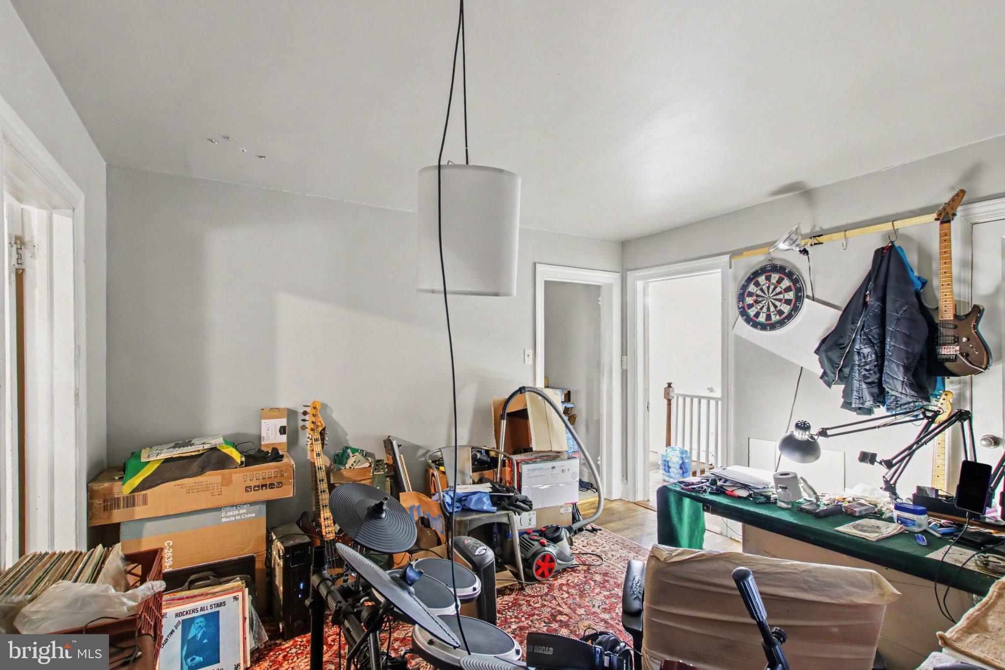 4898 Sheriff Road Northeast Washington, DC 20019 - Photo 6 of 19 Living room