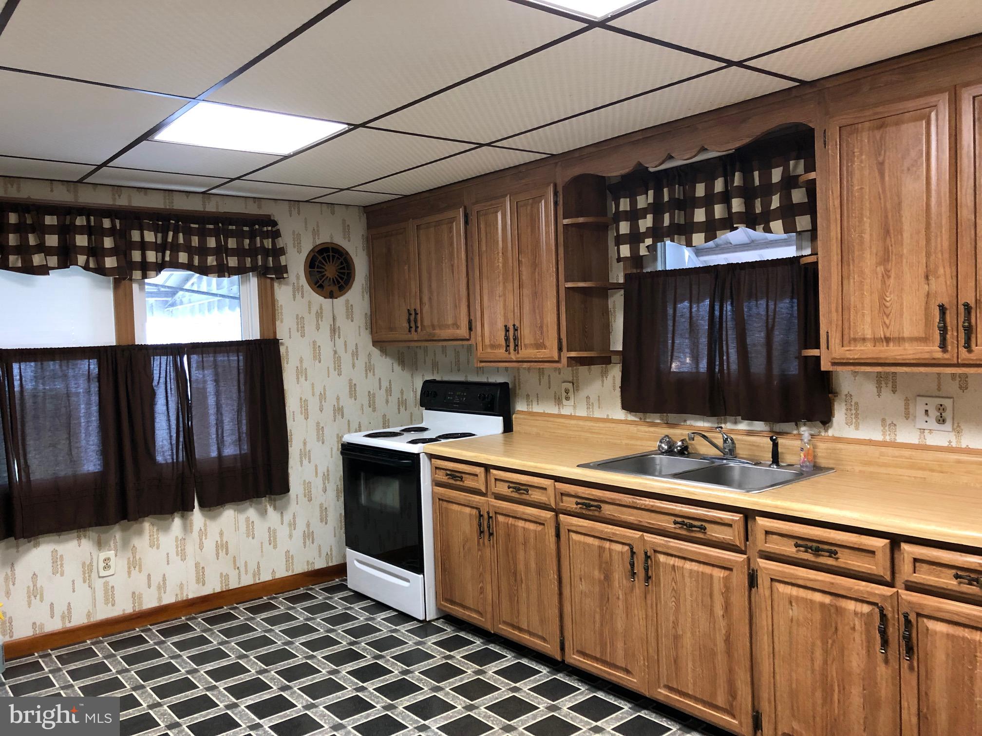144 North High Street Spring Grove, PA 17362 - Photo 13 of 33