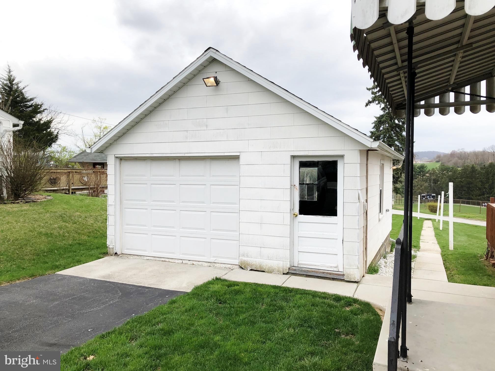 144 North High Street Spring Grove, PA 17362 - Photo 6 of 33
