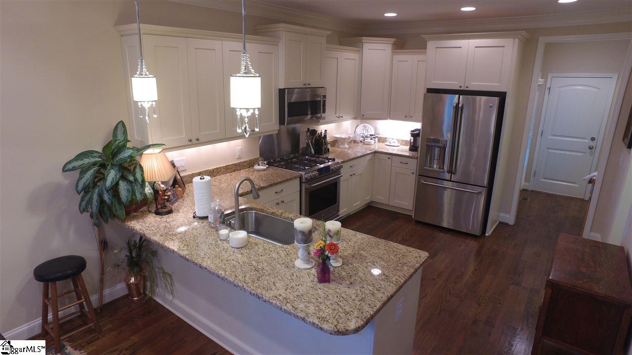 116 Kimborough Street Greenville, SC 29607 - Photo 6 of 23 Gallery Image 6