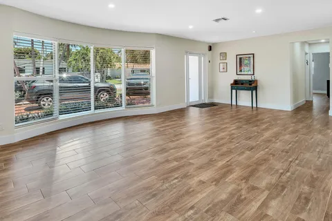 $1,490,000 | 1870 Northeast 197th Terrace, Miami, FL 33179