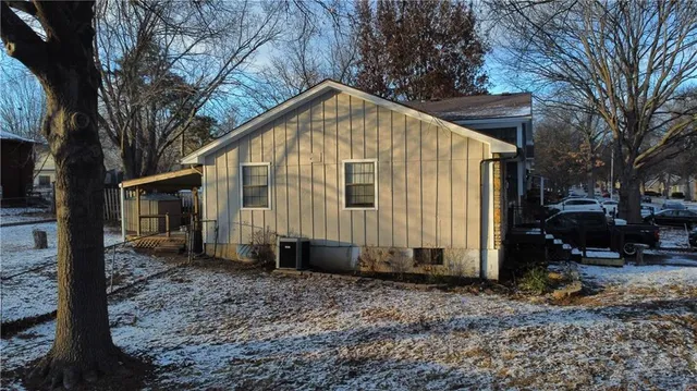 $235,000 | 521 South Cardinal Drive, Olathe, KS 66062