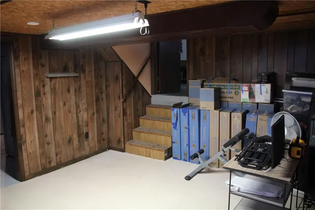 $235,000 | 521 South Cardinal Drive, Olathe, KS 66062