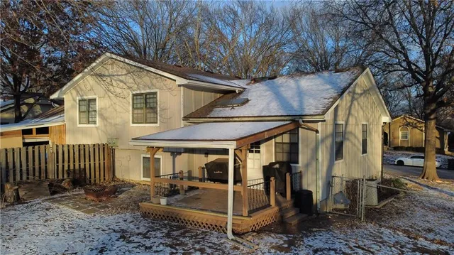 $235,000 | 521 South Cardinal Drive, Olathe, KS 66062