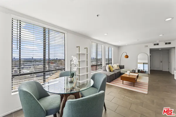 $699,500 | 7320 Hawthorn Avenue, Unit 401, Los Angeles, CA 90046