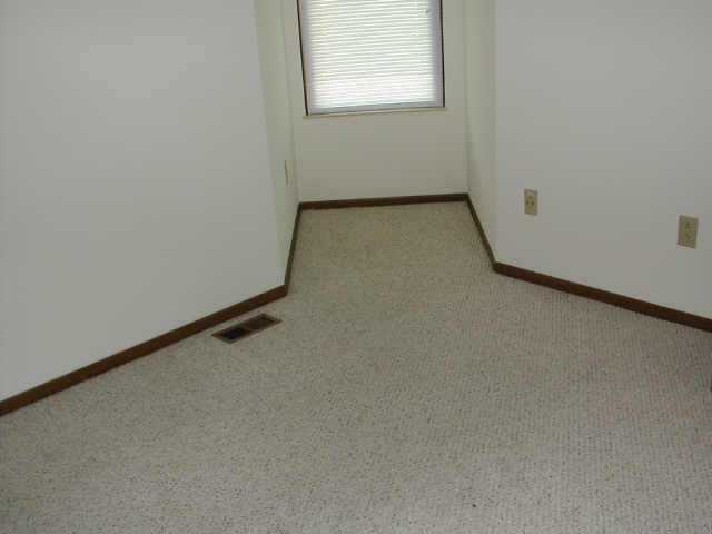 3814-3816 Petzinger Road Columbus, OH 43232 - Photo 7 of 8 Gallery Image 7