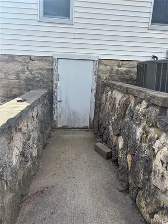 $114,900 | 121 South Low Street, Frankford, MO 63441