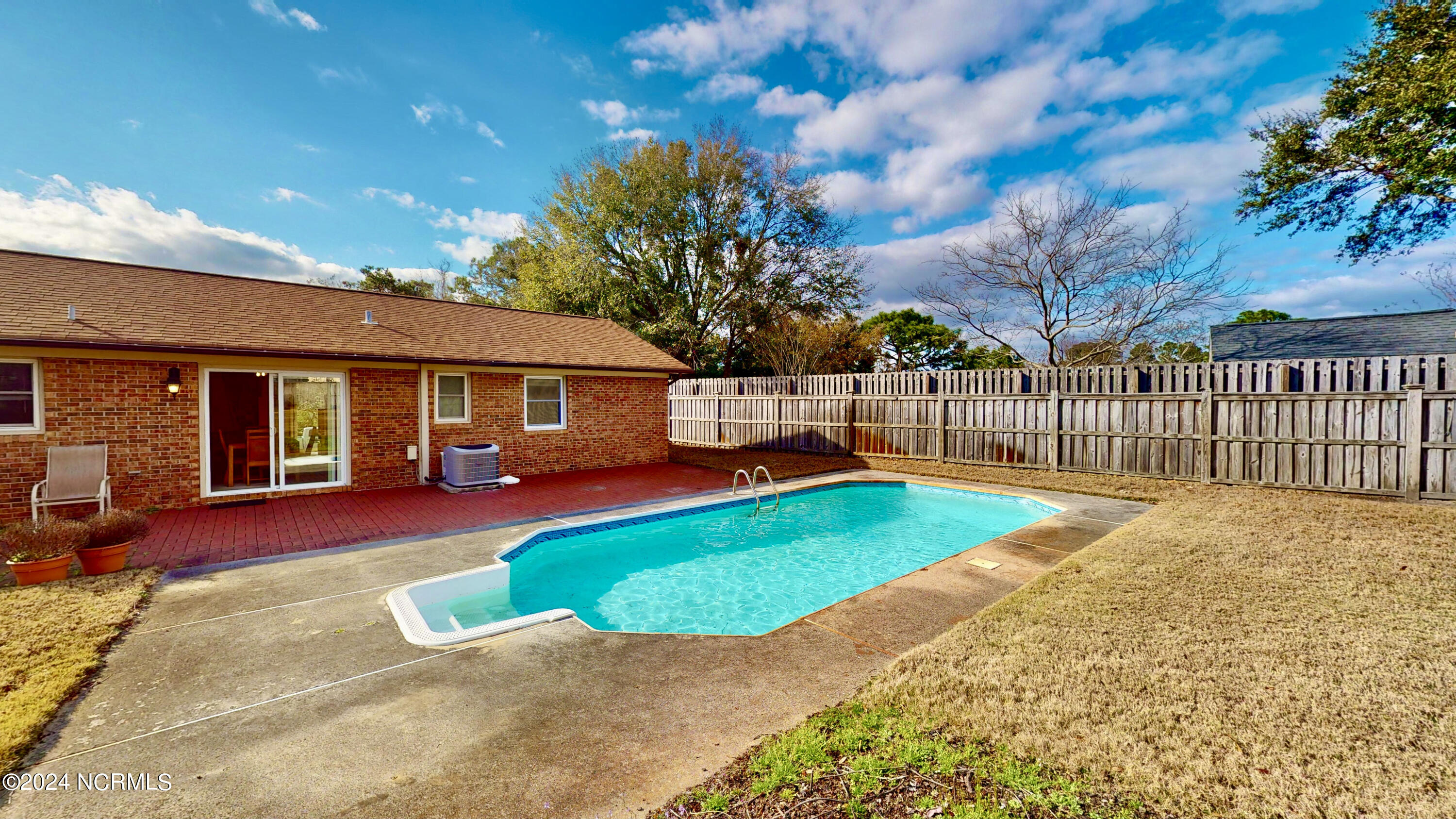 325 Redwood Road Wilmington, NC 28412 - Photo 9 of 23 325-Redwood-03072024_180841